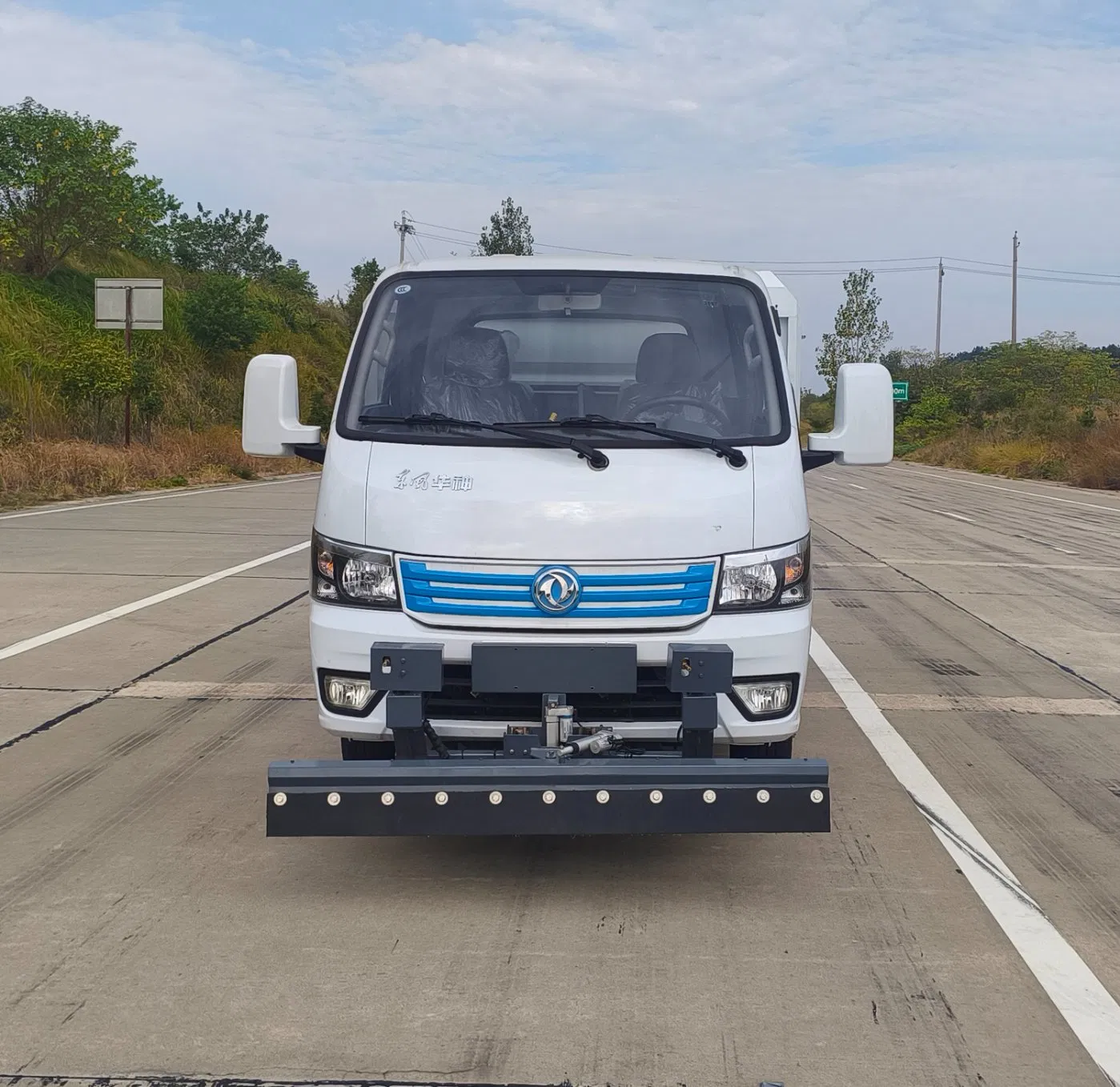 Vehículo de Mantenimiento de Carreteras Eléctrico Puro de Fila Única de Nueva Energía 4.5t 5.5m