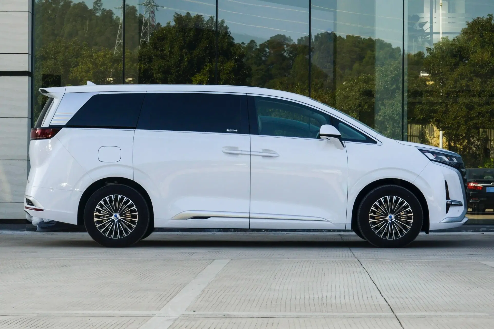 Por Byd Denza D9 coche eléctrico Dmi vehículo eléctrico MPV viaje familiar vehículo de negocios Denza N7 N8