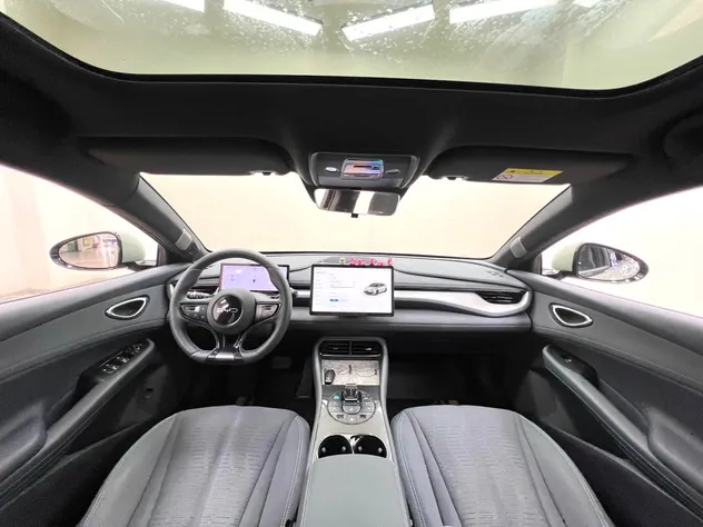 Interior del Coche Eléctrico