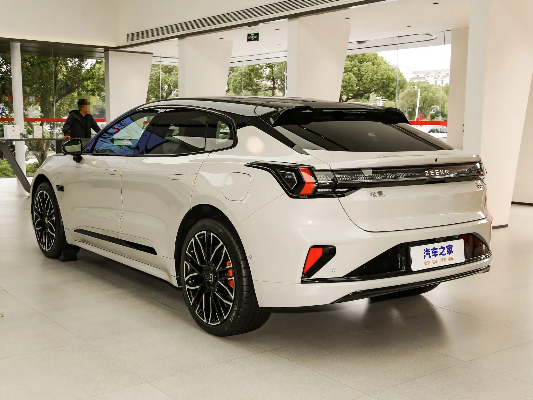 Zeekr 001 Coche de lujo para adultos China Coche de nueva energía EV Hatchback Vehículo eléctrico puro Coche usado