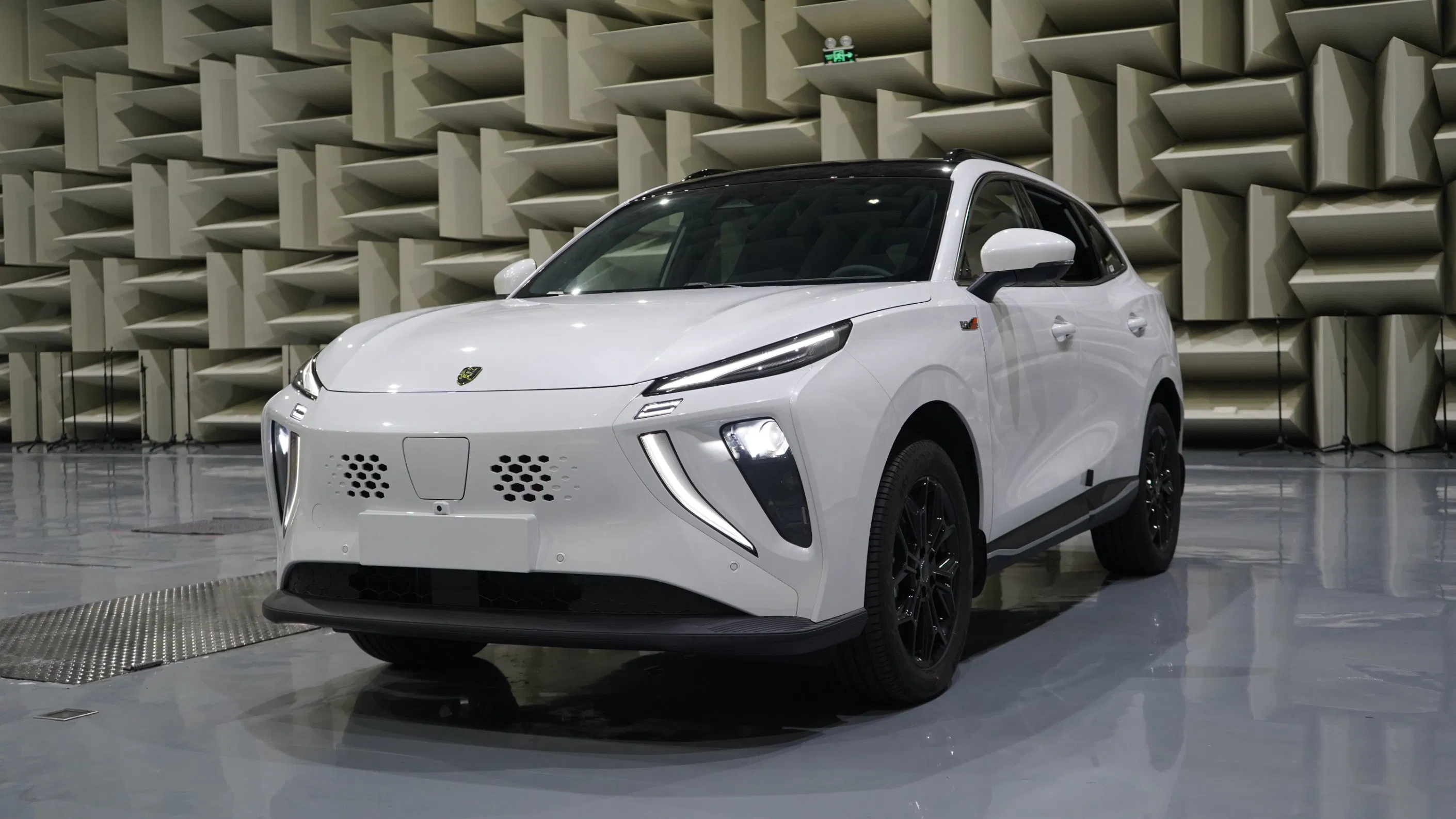 SUV aprobado por la UE con 2715mm de distancia entre ejes