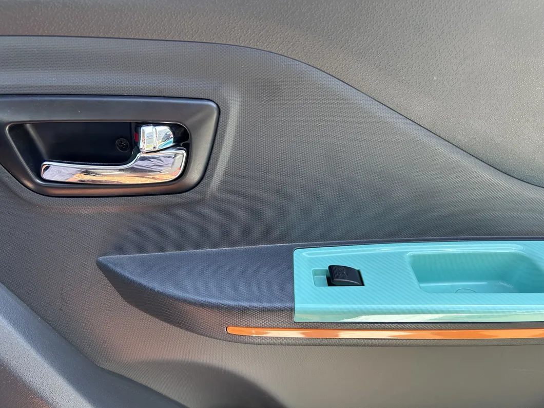 Nuevo Vehículo de Pasajeros de Energía Renovable Modelo Sedán 4 Coche Eléctrico de Alta Velocidad