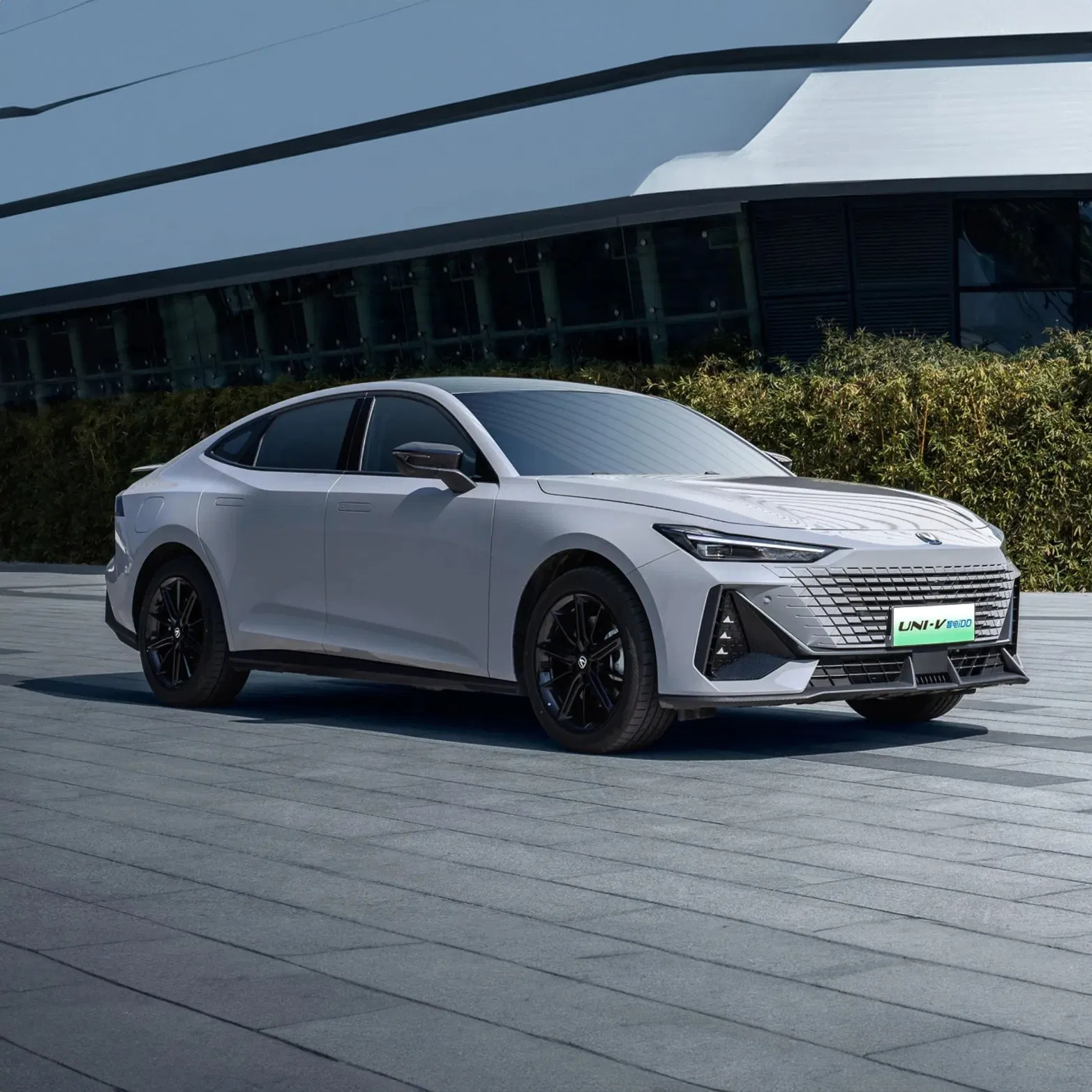 Coche eléctrico Sino EV Changan Uni-V Idd Vehículo eléctrico fábrica de China 5-Door 5-Passenger Hatchback vehículo automático