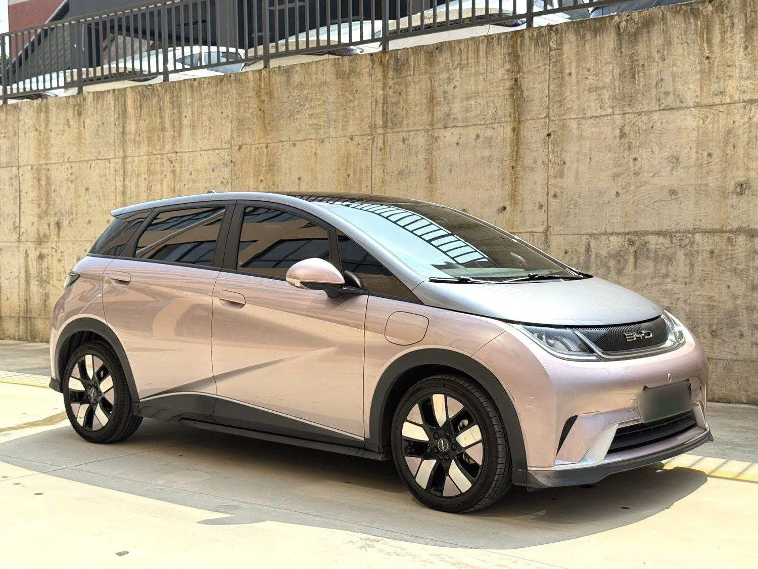 2024 Coche Usado para Byd Dolphin 405km Largo Alcance Moda Coches de Segunda Mano 5-Door 5-Seater Hatchback Barato Mini Eléctrico Byd