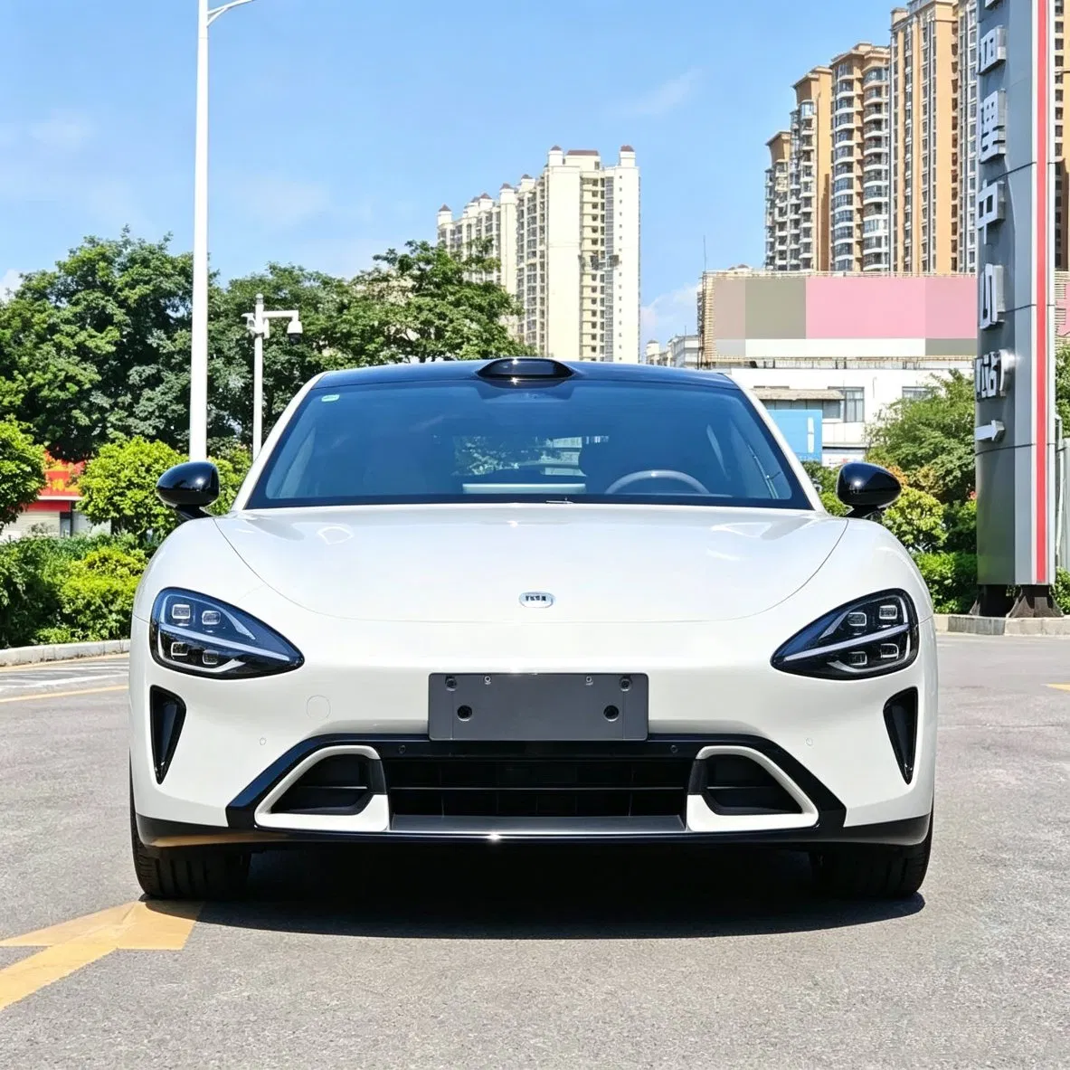 Premium Grade Fast Charging Smart Connected Xiaomi Su7 Car for Urban Commuting
