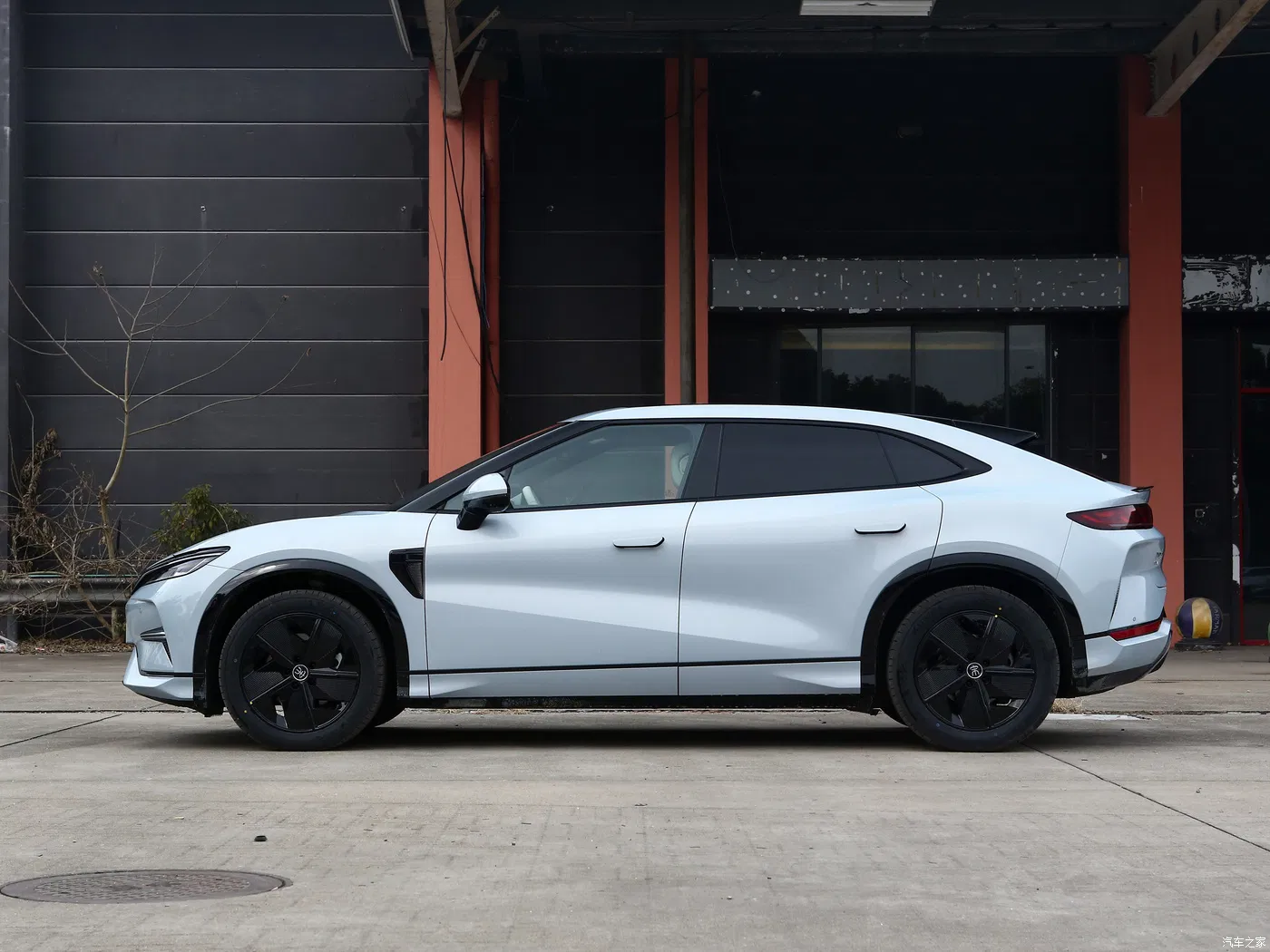 China Barato Usado Byd Qin Song Tang Yuan up Plus Edición Inteligente Eléctrica SUV Nuevo Coche