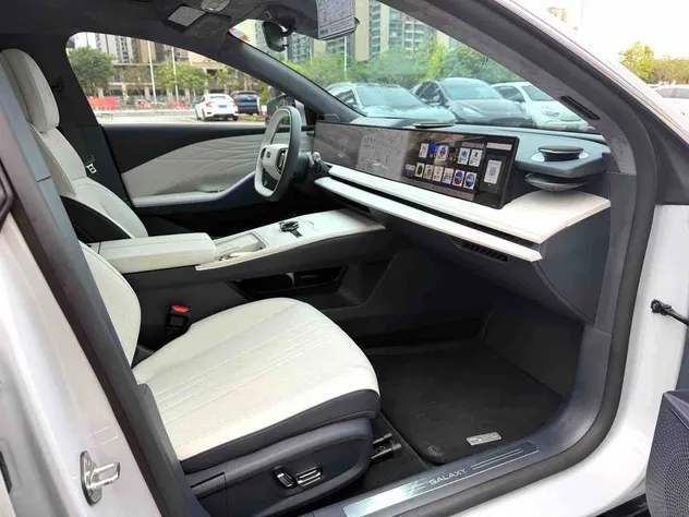 Programa de Comercio Transfronterizo Apoyado por Automóviles: Geely Galaxy E8 Coche Usado Probado Smart Conectado EV con Chip Qualcomm 8295 Sistema de Cabina Inteligente
