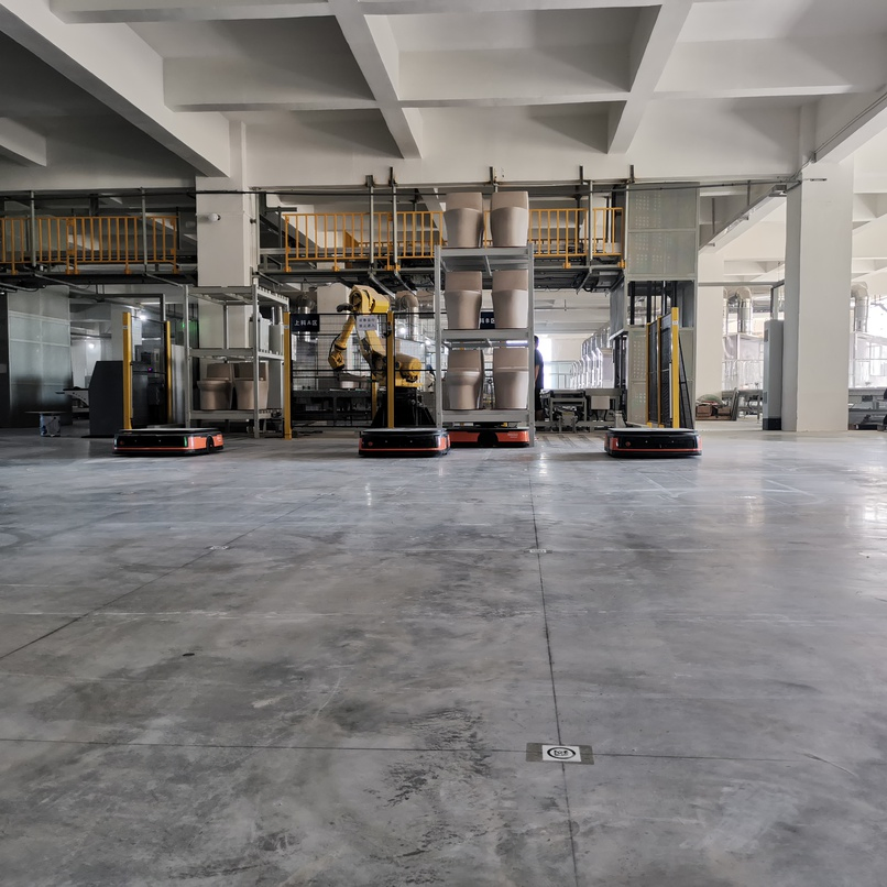 Operación de flota escalable de fábrica líder, control preciso, vehículo AGV industrial de Hikvision