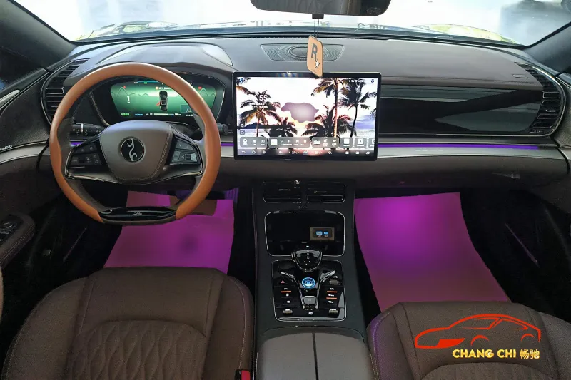 Detalle del sedán eléctrico