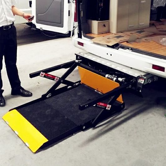 Elevador de silla de ruedas certificado CE para ayudar al pasajero a subir al vehículo