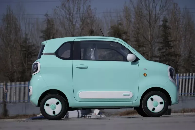 Coche mini eléctrico de pasajeros compacto para todas las estaciones, vehículo de nueva energía popular