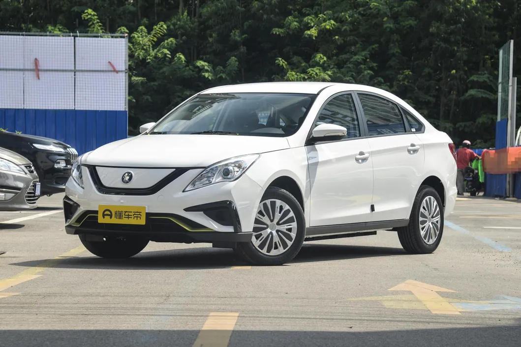 Dongfeng Aeolus E70 2023 Taxi Eléctrico Usado Sedan 5 Asientos Coche Eléctrico