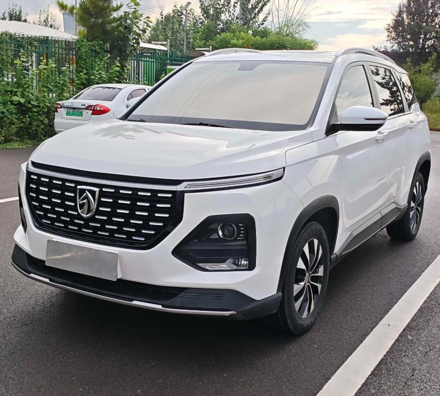 2021 Coche Baojun de gama alta 530 7-Seat Versión premium automática conectada a Internet en excelente estado, gran pantalla de control central, instrumento completamente LCD