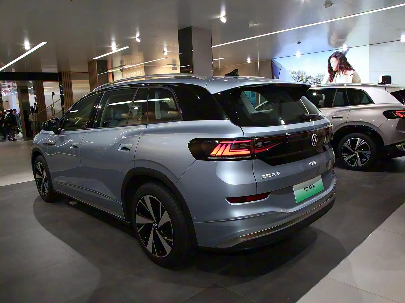 VW ID. 6 X