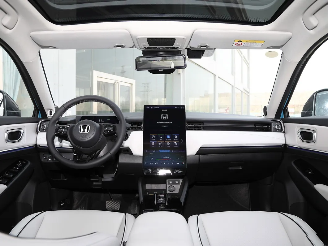Interior delantero coche eléctrico