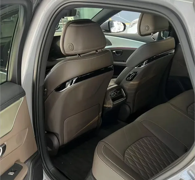 2025 Venta Caliente Byd Han Sedán Eléctrico EV Dm-I Nuevo Byd Han 2026 Bydlujo de Largo Alcance EV Fábrica China Venta al por Mayor Vehículo de Nueva Energía Con Volante a la Izquierda