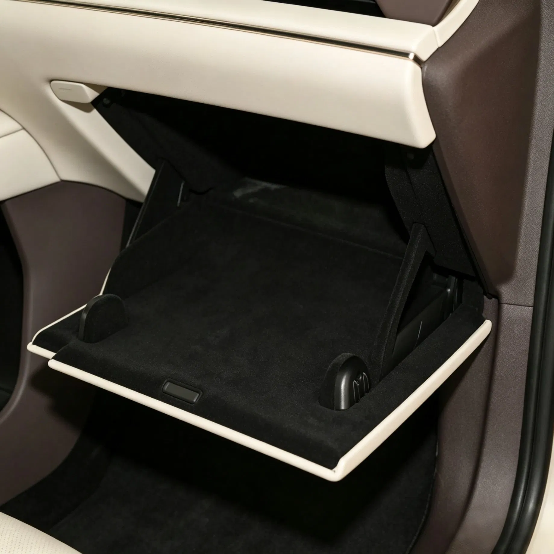 Premium Grade Fast Charging Smart Connected Xiaomi Su7 Car for Urban Commuting