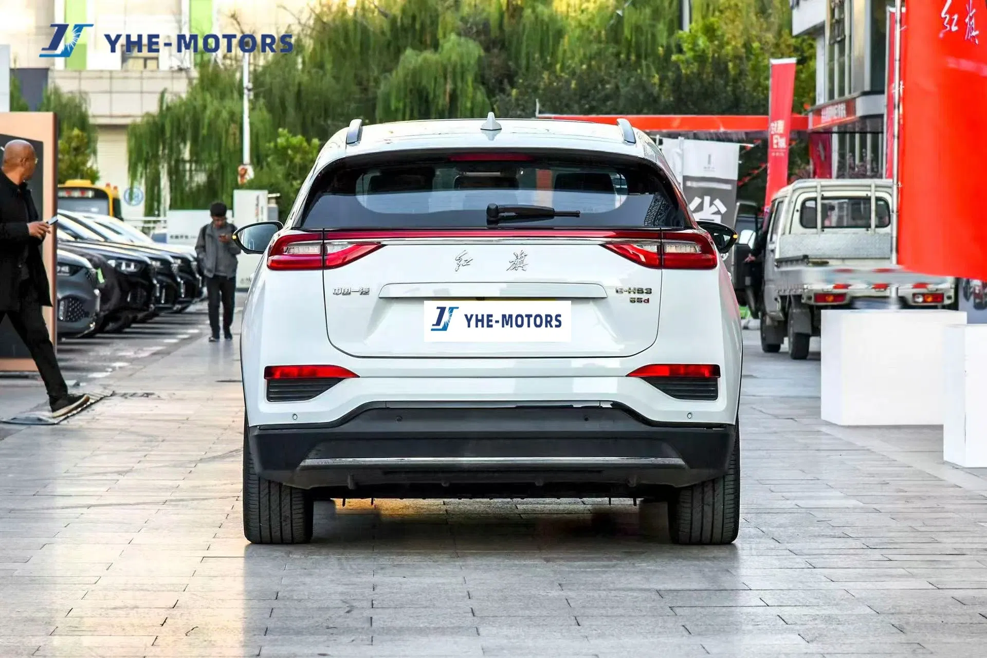 Coches baratos Hong Qi Ehs 3 Circula coche usado eléctrico para alquiler de taxis vehículos de nueva energía usados baratos