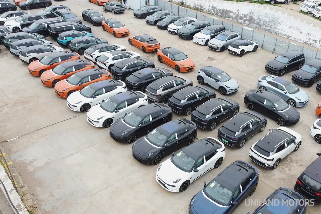 Almacén de vehículos eléctricos 2