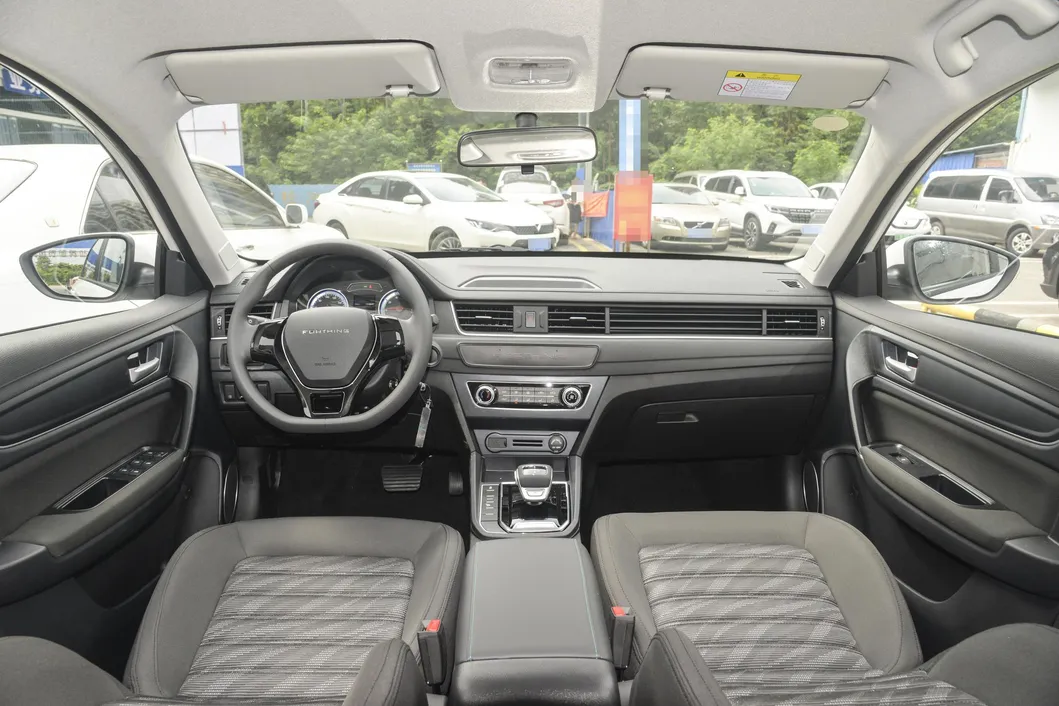 Dongfeng Aeolus E70 2023 Taxi Eléctrico Usado Sedan 5 Asientos Coche Eléctrico