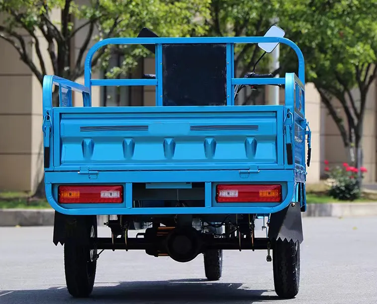 Vehículo eléctrico de tres ruedas innovador para una movilidad urbana eficiente