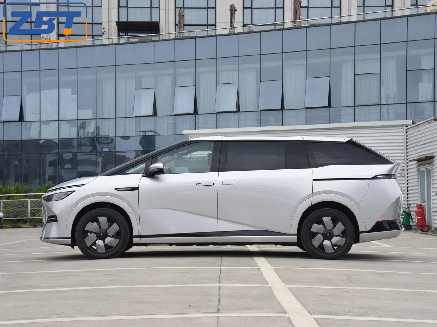 2025 Modelo Energía Lujo Vehículo Eléctrico Xpeng X9 402 Km 4WD 7-Seater Coche Eléctrico Nuevo Xpeng X9 con Optimización de Largo Alcance