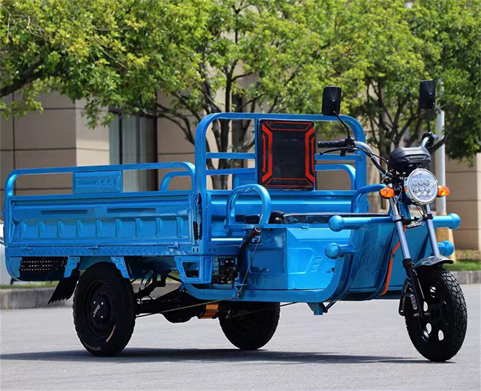 Vehículo eléctrico de tres ruedas innovador para una movilidad urbana eficiente