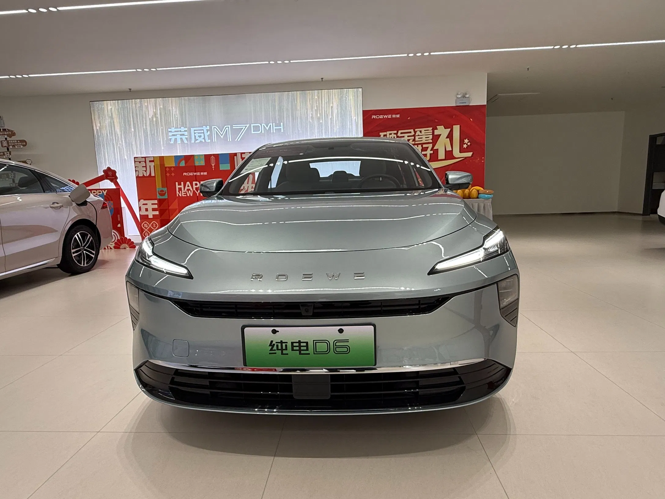 Venta al por mayor 2025 Roewe D6 450km Rango Sedán Compacto Eléctrico Usado