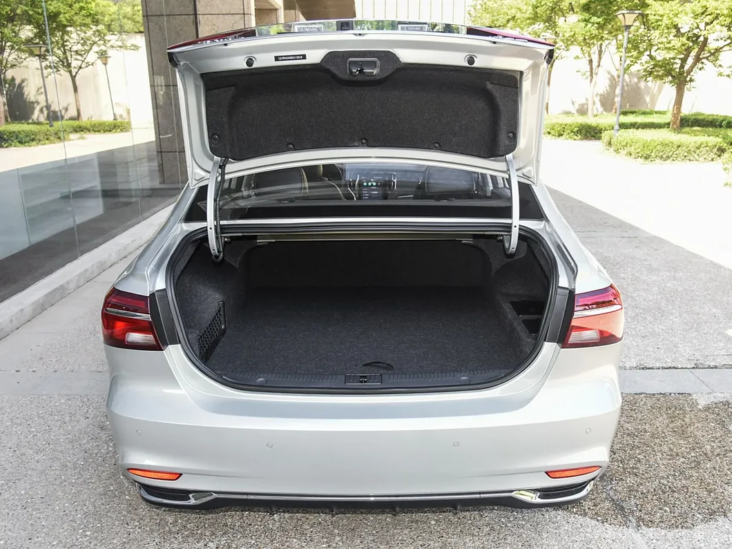 Coche interior 5