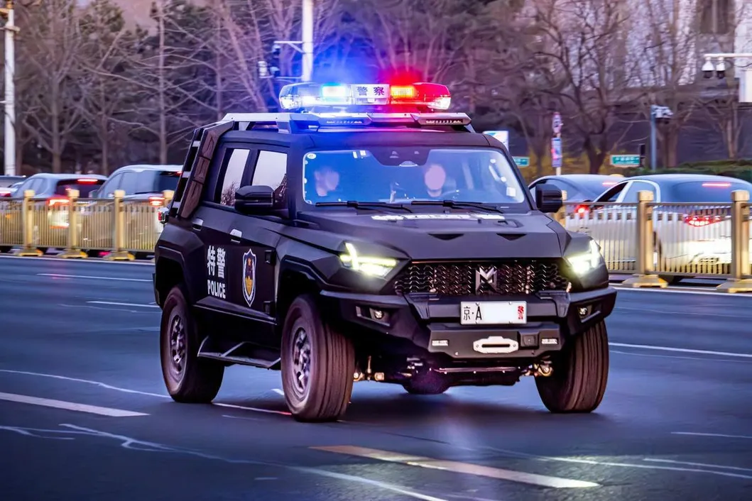 Vehículo Blindado de Alta Movilidad Híbrido Eléctrico M Hero 917