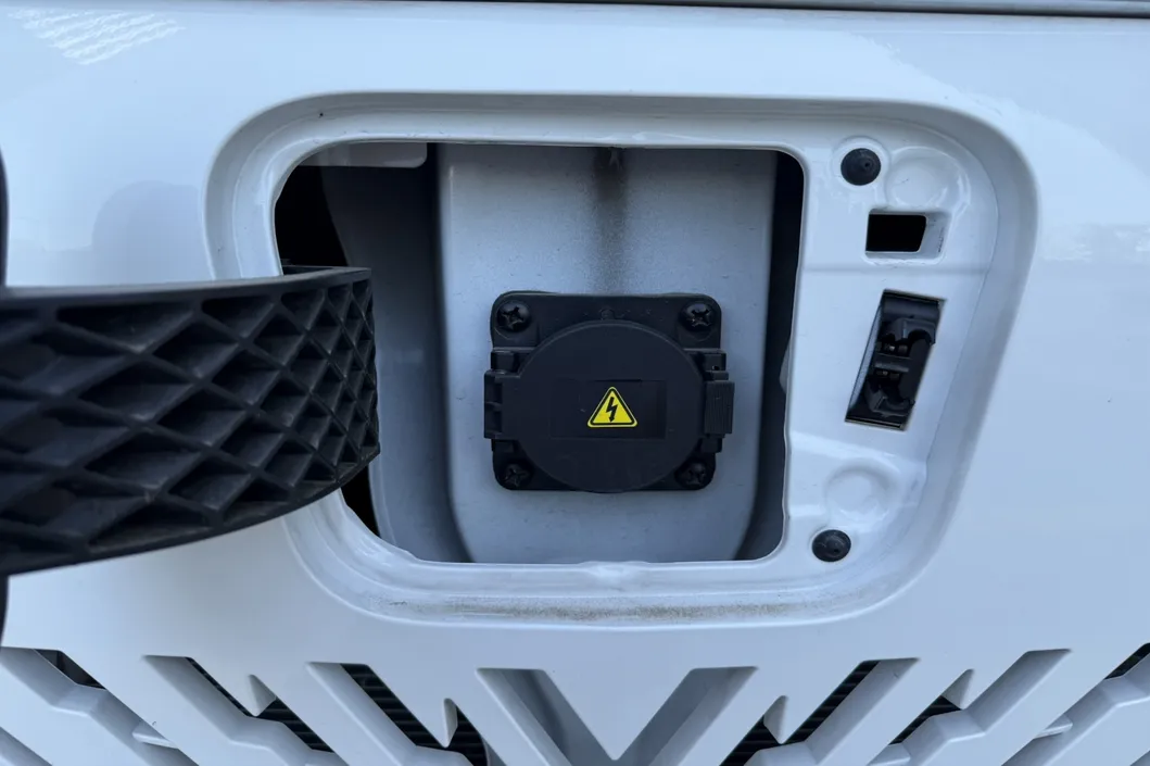 Vehículo Eléctrico Mini Espacioso Nuevo Coche de Energía Ofreciendo 100km/H Velocidad Máxima