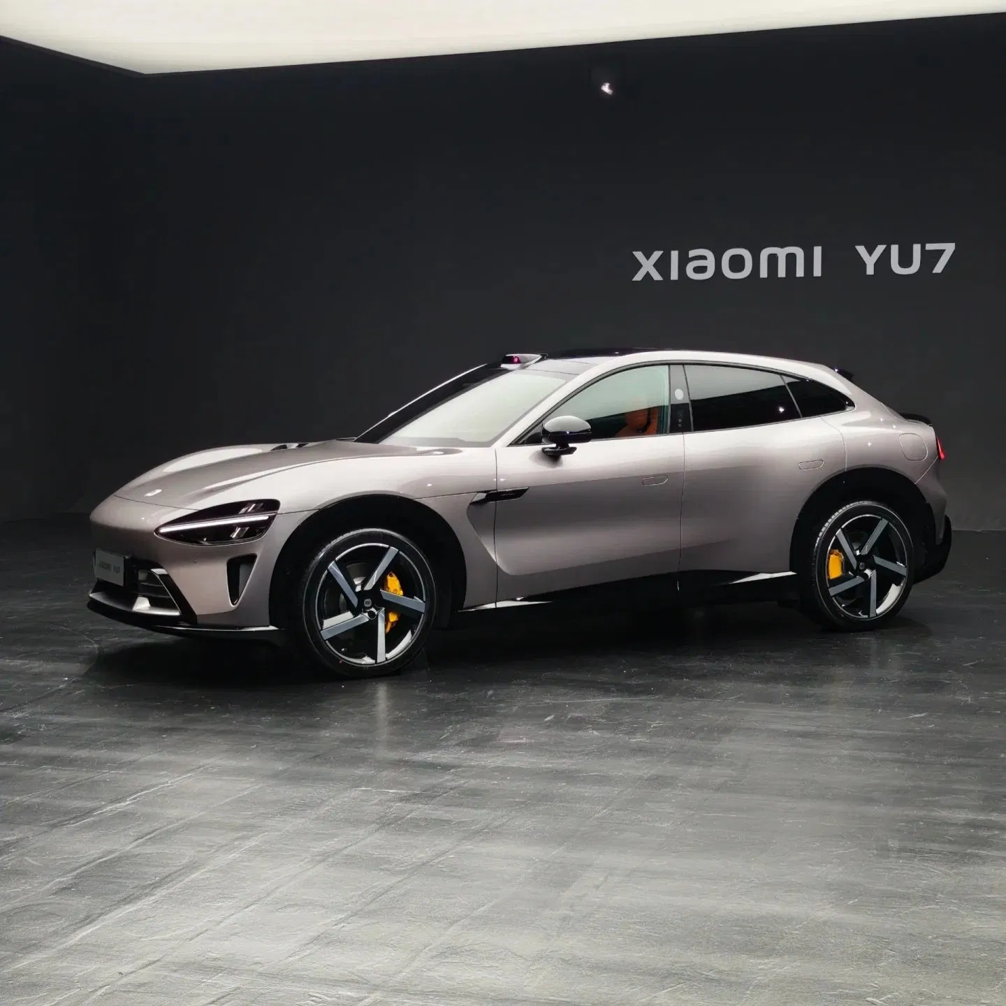 Rendimiento Potente Conectividad Xiao Mi Yu7 Auto Eléctrico para Conducción Urbana