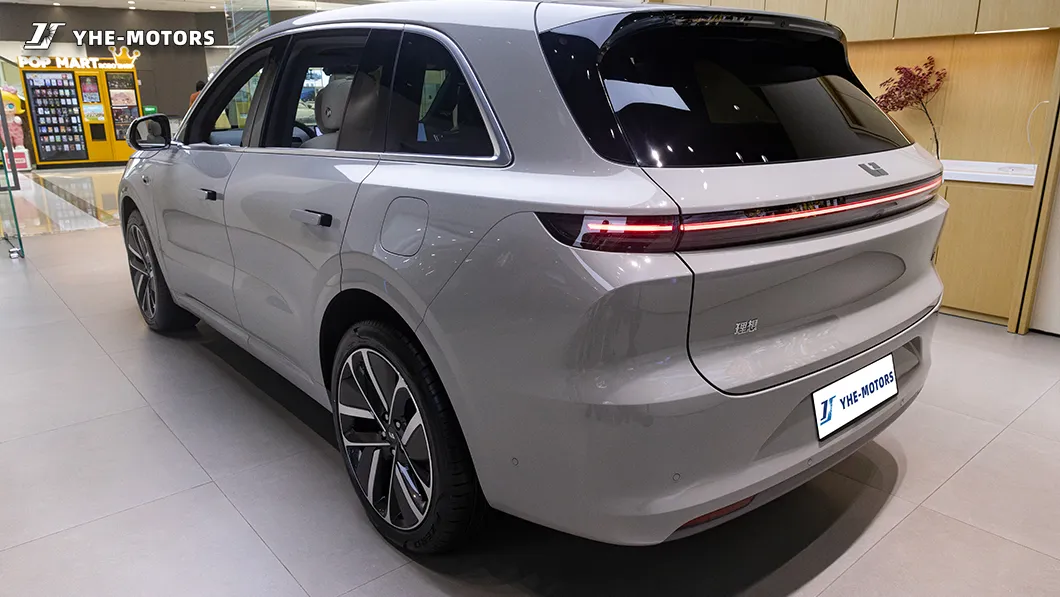 Li L8 SUV