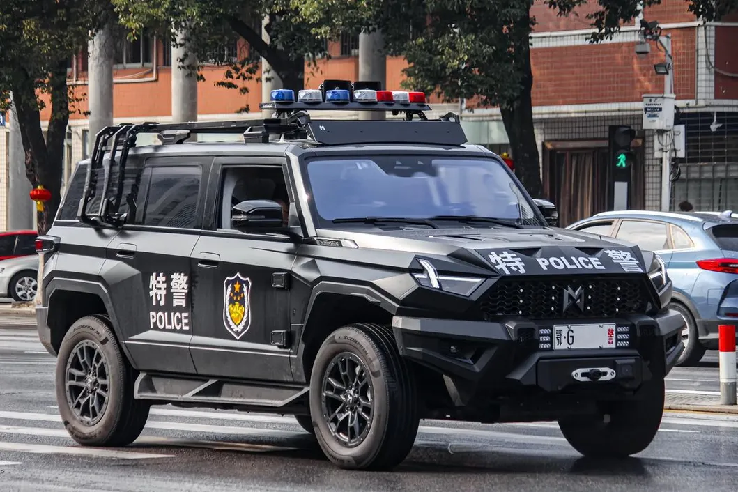 Vehículo Blindado de Alta Movilidad Híbrido Eléctrico M Hero 917