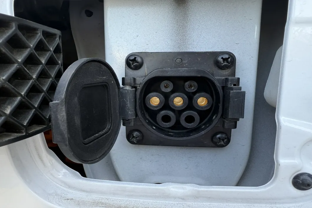 Vehículo Eléctrico Mini Espacioso Nuevo Coche de Energía Ofreciendo 100km/H Velocidad Máxima