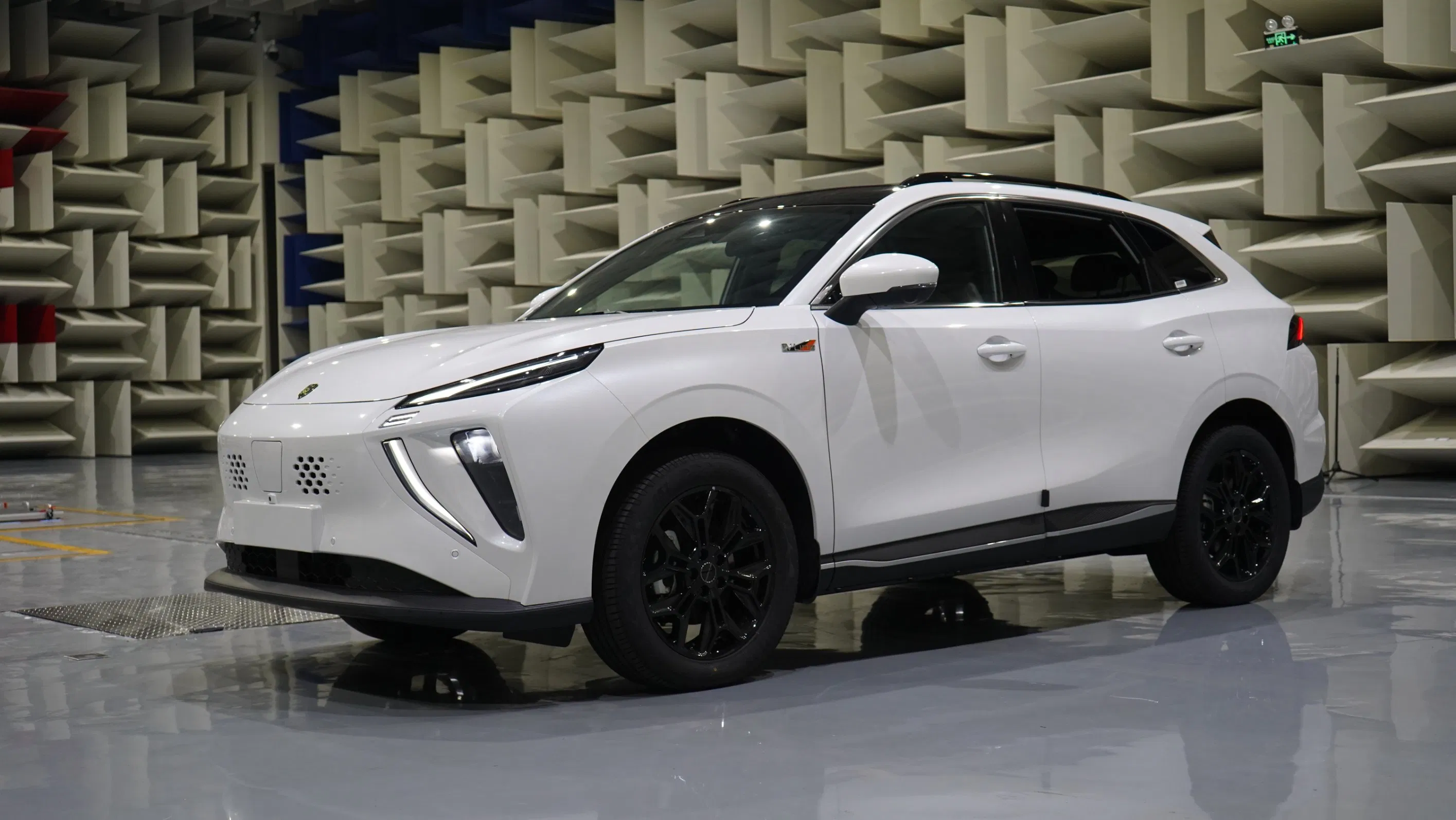 SUV aprobado por la UE con 2715mm de distancia entre ejes
