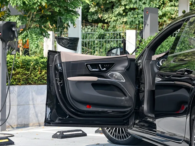 2023 Mercedes Benz EQS 450+ Edición de Lujo Coche Eléctrico Personalizado en Stock