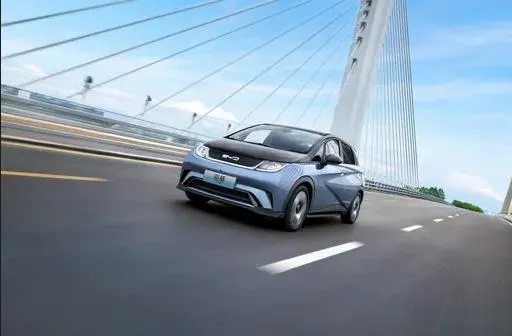 Detalle del coche eléctrico 2