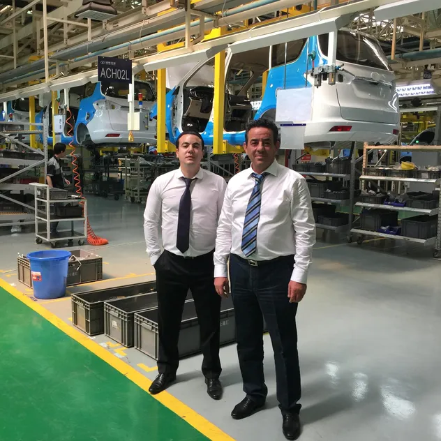 En el anuncio 3.0 SUV eléctrico puro chino de conducción inteligente vehículo automóvil