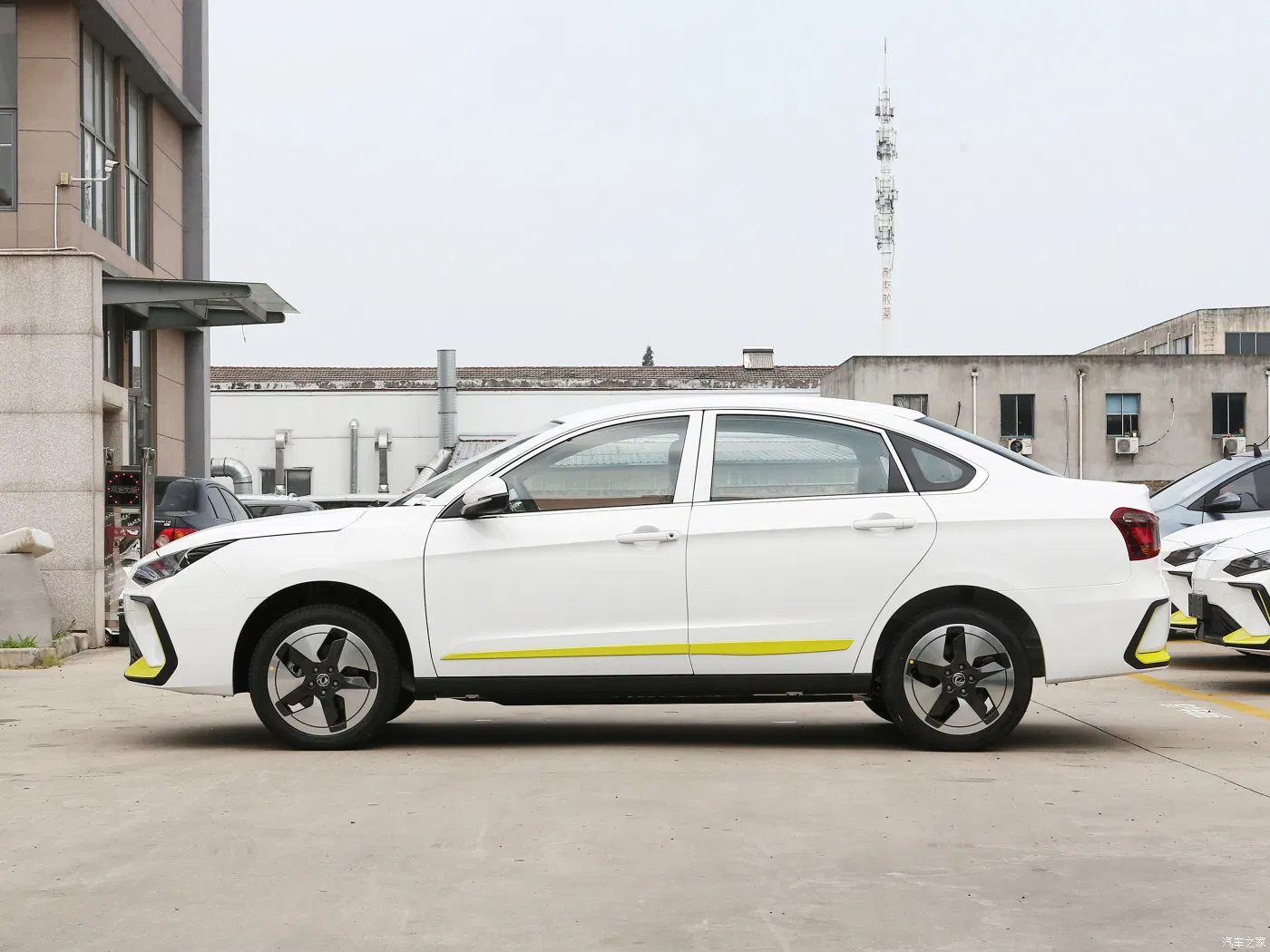 Dongfeng Aeolus E70 2023 Taxi Eléctrico Usado Sedan 5 Asientos Coche Eléctrico