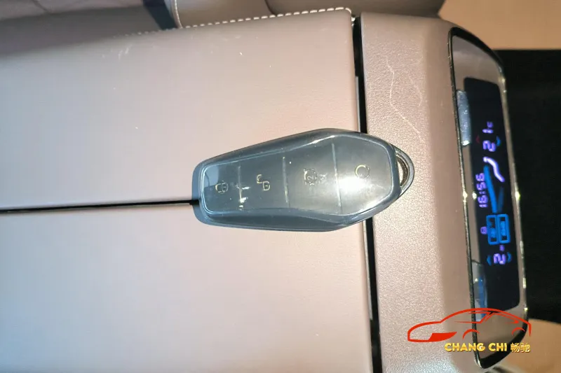 Detalle del sedán eléctrico