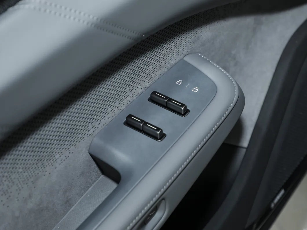 Zeekr 001 Coche de lujo para adultos China Coche de nueva energía EV Hatchback Vehículo eléctrico puro Coche usado