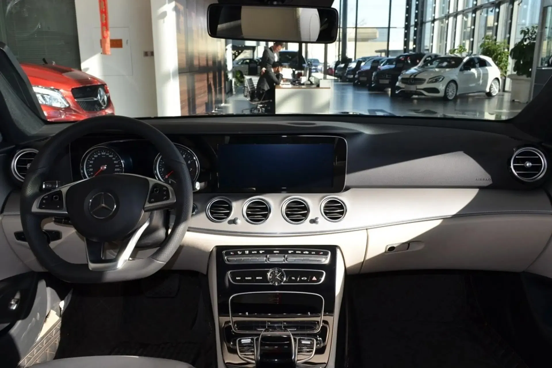 Mercedes Benz E-Class usado 2018 Negro Polar E300 Edición Deportiva Exterior