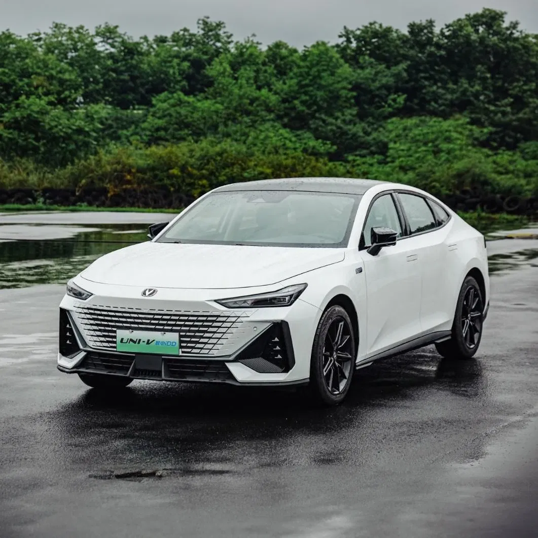 Sino Uni-V Idd Vehículos de Combustible Convencional Fabricación en China 5-Door 5-Passenger Coche Vehículo de Combustible Convencional Negro Blanco Gris Segunda Mano Vehículo Eléctrico