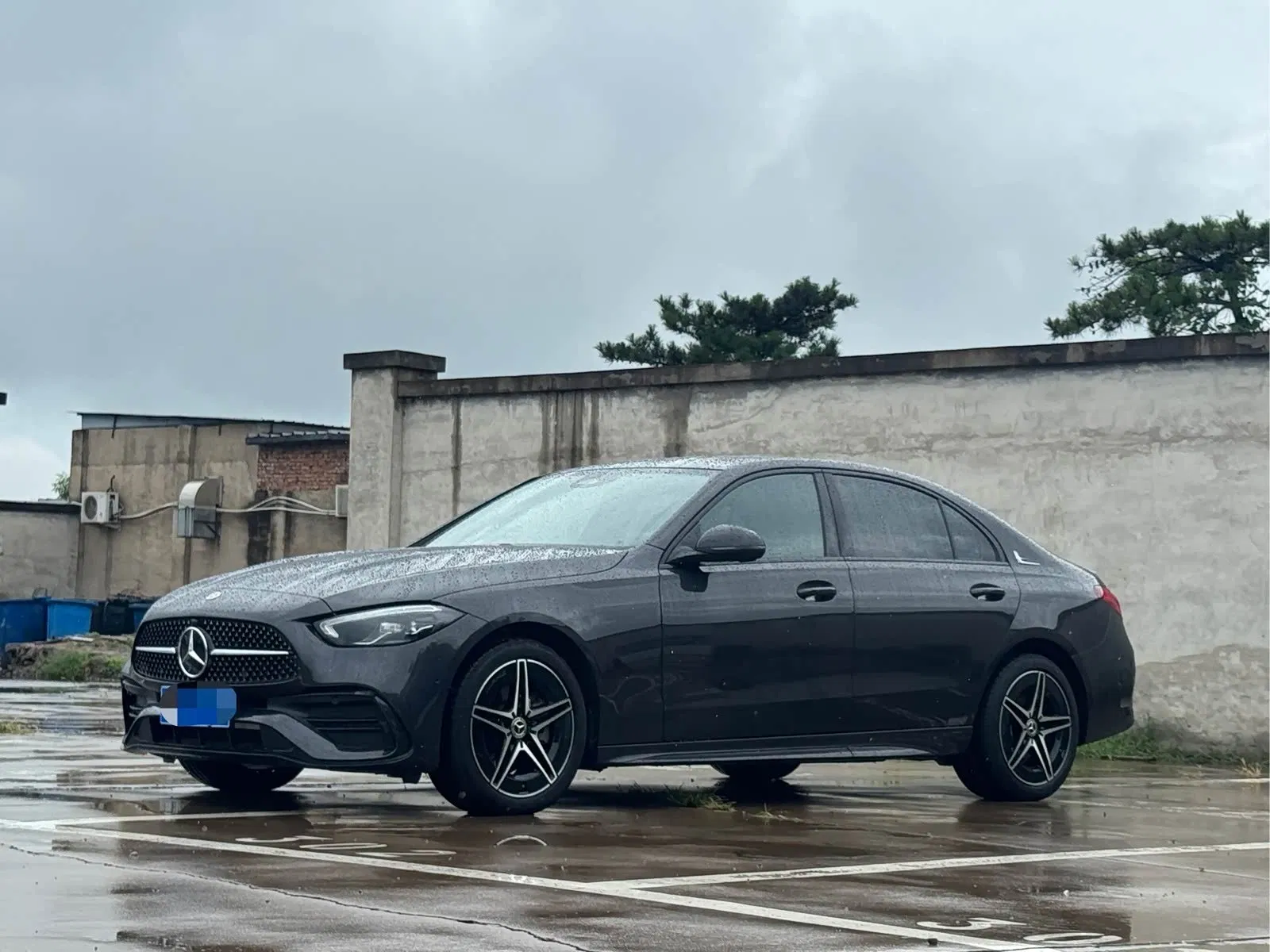 Sedán elegante Mercedes Benz Clase C