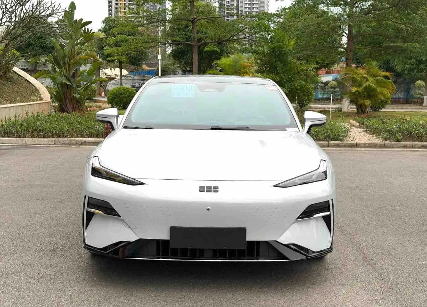 Programa de Comercio Transfronterizo Apoyado por Automóviles: Geely Galaxy E8 Coche Usado Probado Smart Conectado EV con Chip Qualcomm 8295 Sistema de Cabina Inteligente