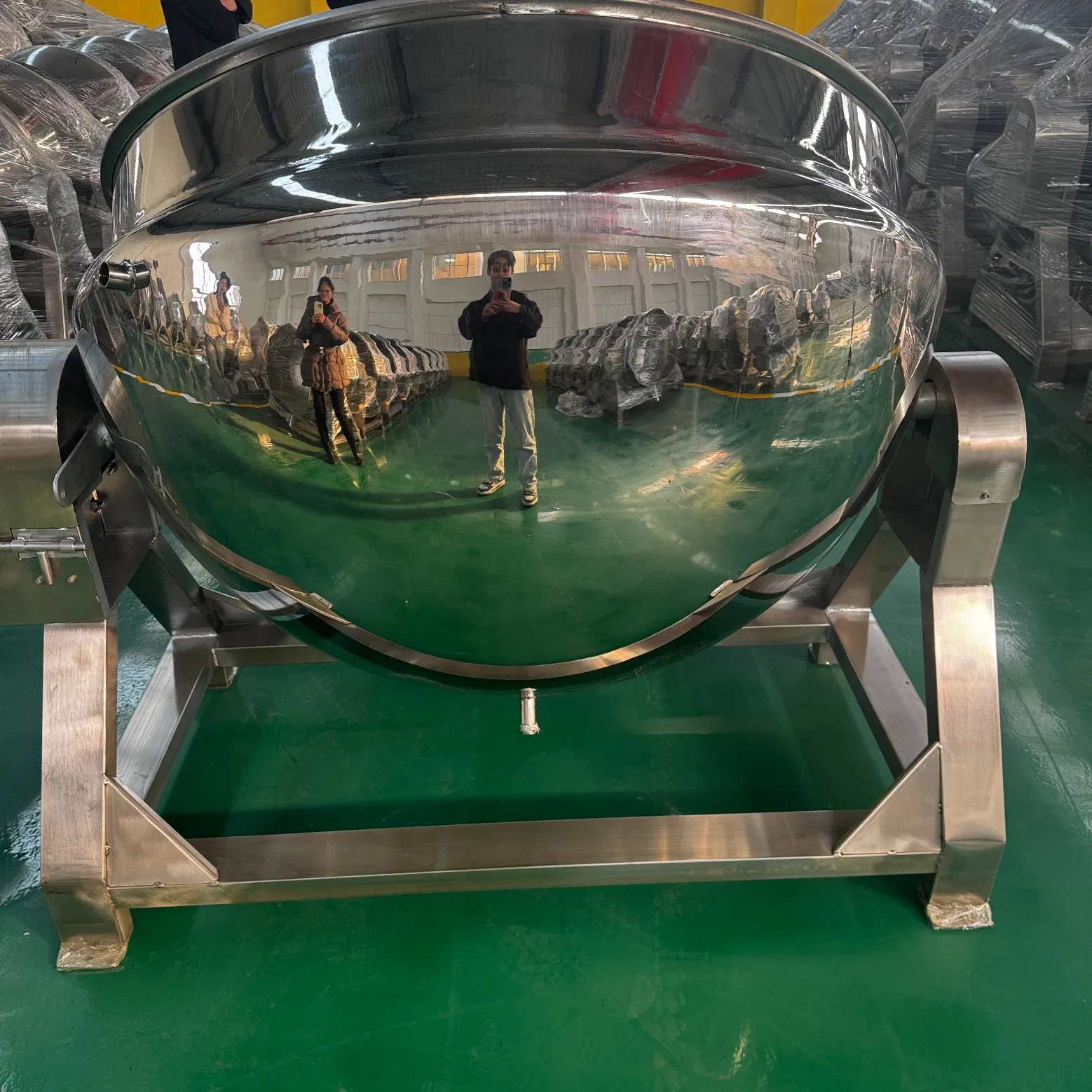 Non-Stick Stainless Steel Wok with Ergonomic Handle for Easy Cooking