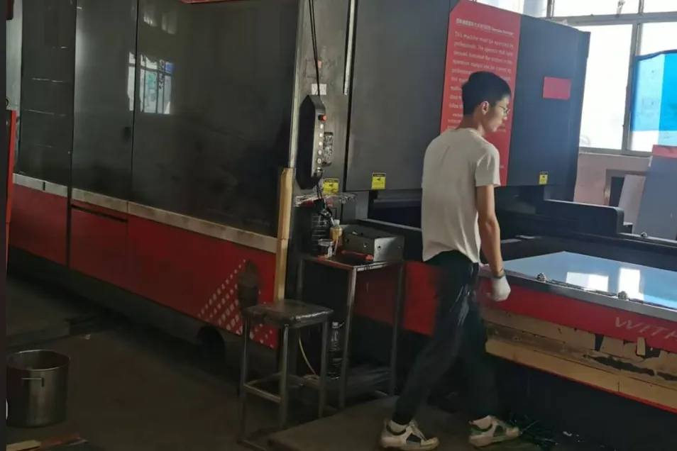 Laser Cutting Machine
