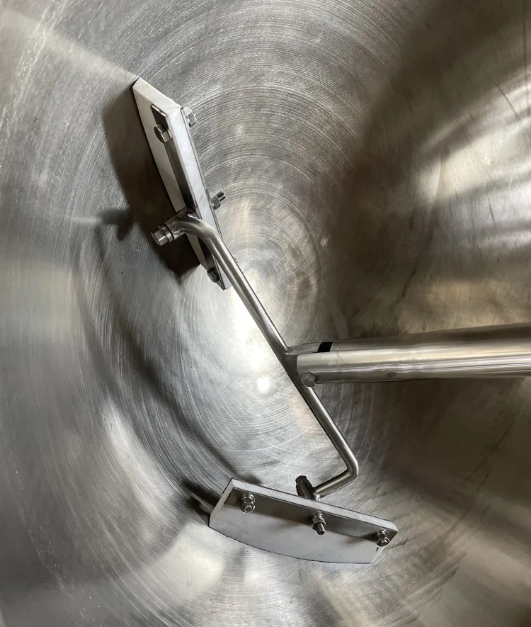 Stirring Wok Detail 2