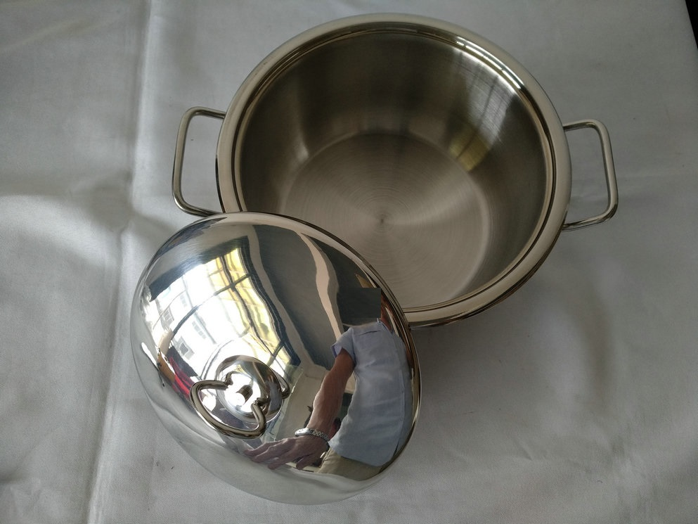 22cm Stainless Steel Wide Edge Stock Pot with Metal Lid